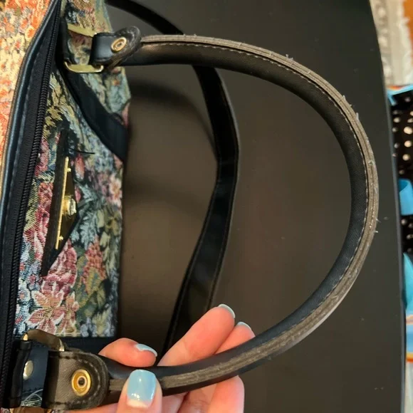 Medium size tapestry luggage, carry-on with strap never used some wear - Picture 3 of 15